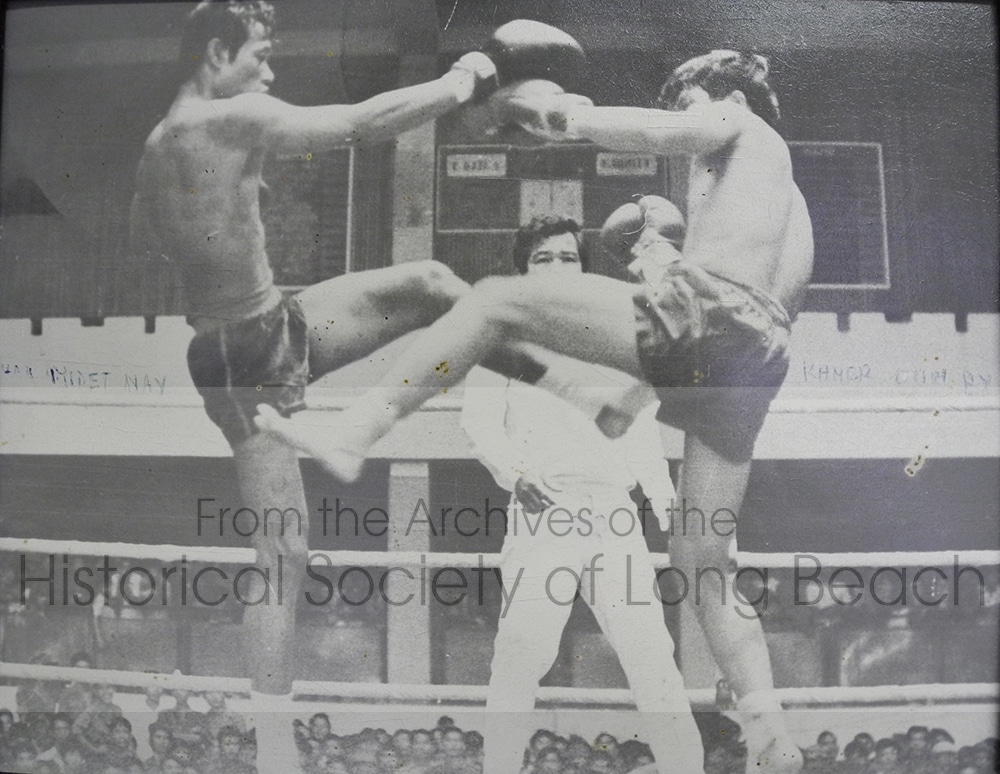 Oum Ry Ban (right) in a 1972 match with Midet Nay at Tuol Kouk stadium. Oum Ry won.